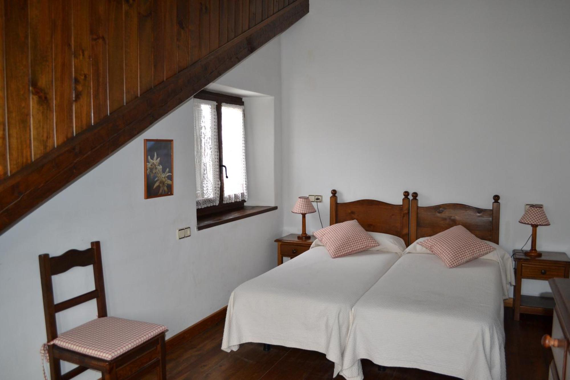 Apartamentos Linsoles Eriste Zewnętrze zdjęcie