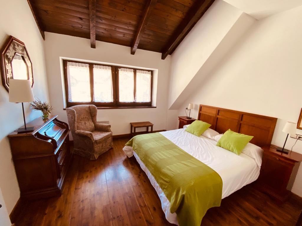 Apartamentos Linsoles Eriste Zewnętrze zdjęcie