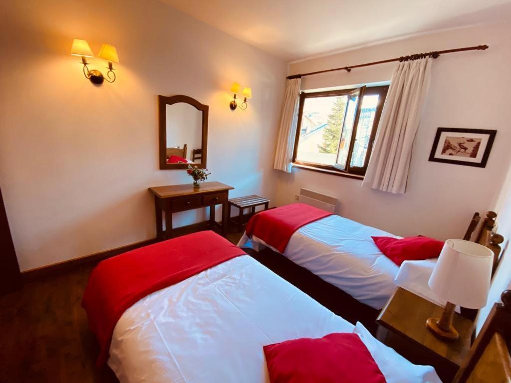 Apartamentos Linsoles Eriste Zewnętrze zdjęcie