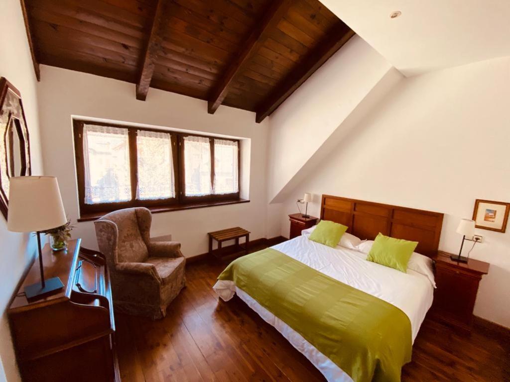 Apartamentos Linsoles Eriste Zewnętrze zdjęcie