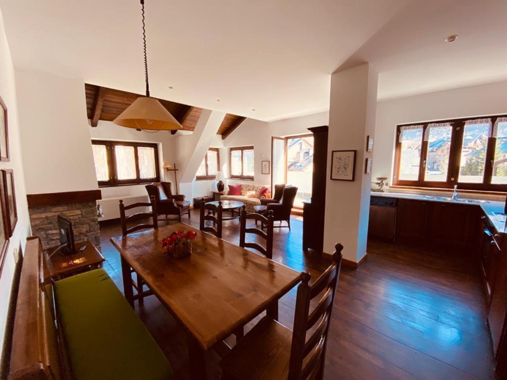 Apartamentos Linsoles Eriste Zewnętrze zdjęcie