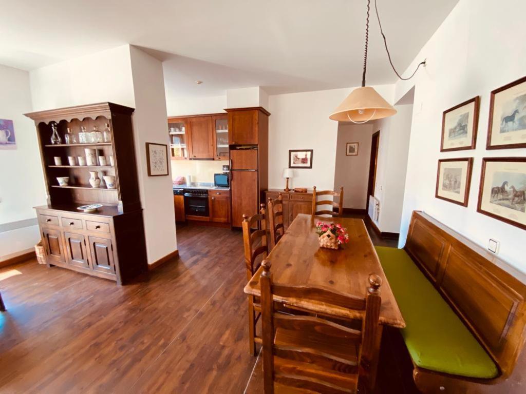 Apartamentos Linsoles Eriste Zewnętrze zdjęcie